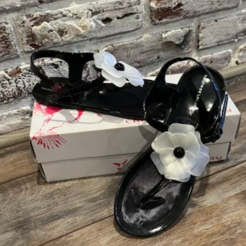 Black jelly sandals